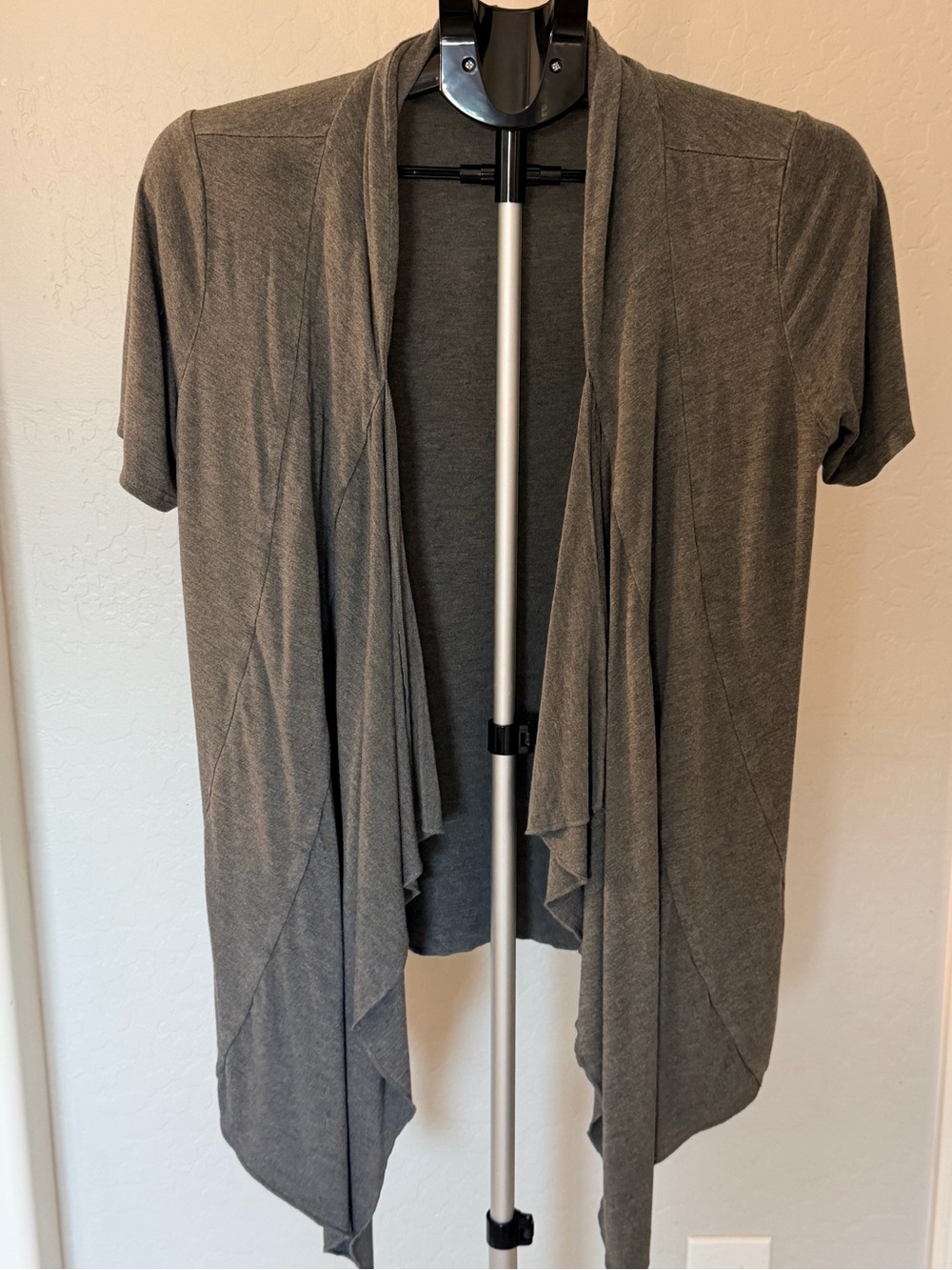 Draped Open-Front Short Sleeve Cardigan - Gray